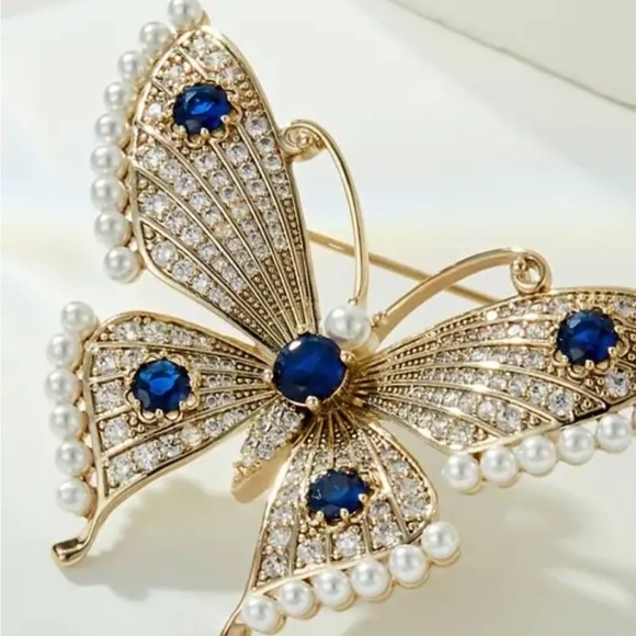 Elegant Gold Butterfly Brooch with Blue stones & faux pearls Accents - Picture 1 of 1